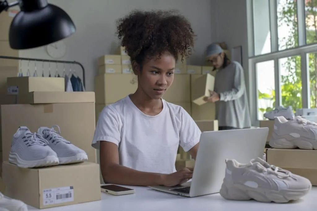 Explosion du commerce en ligne : Shopify en Français dès 2024, une révolution imminente ?