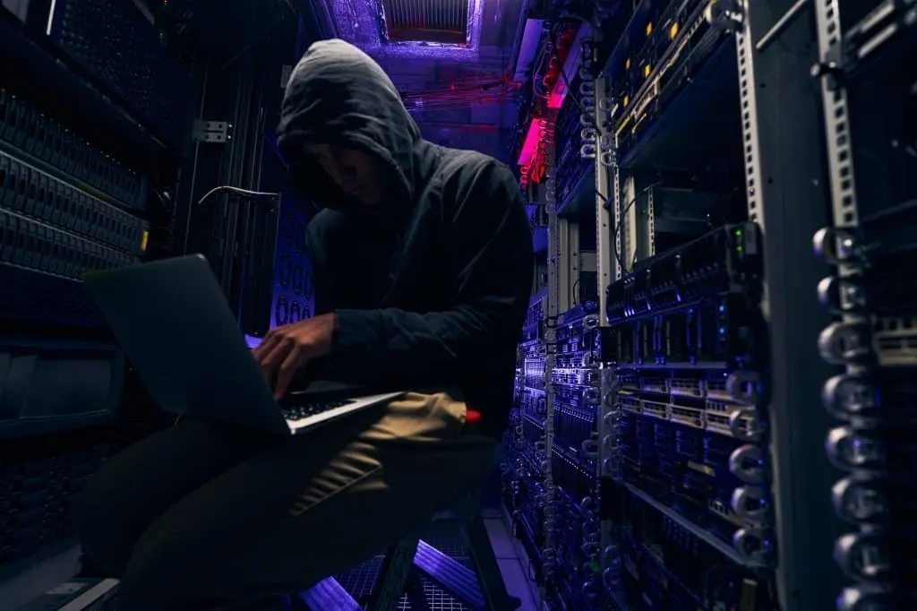 Explosion des menaces de cybercriminalité grâce à l’intelligence artificielle : découvrez les dangers actuels et futurs !